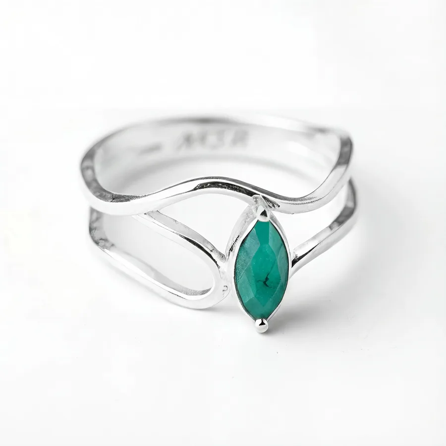 Marquise stone ring by Arosia Peru
