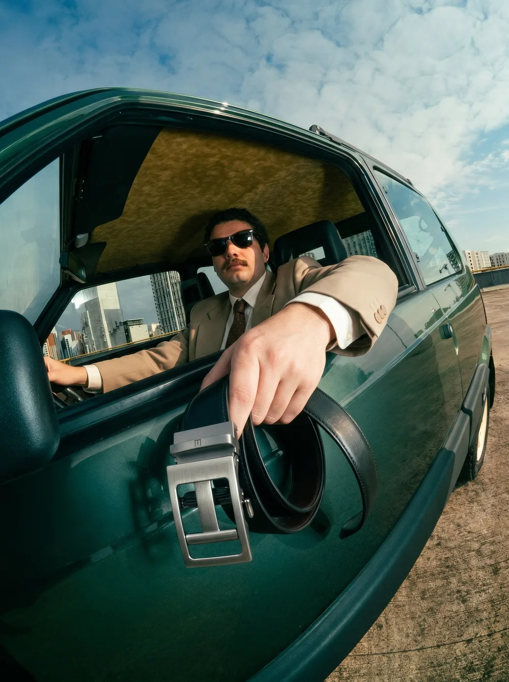 Fisheye car shoot with the reversible belt